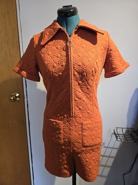 The Hippie Shake, Heroes Collection,Orange Short-Sleeve Zip Shorts Romper Size 6